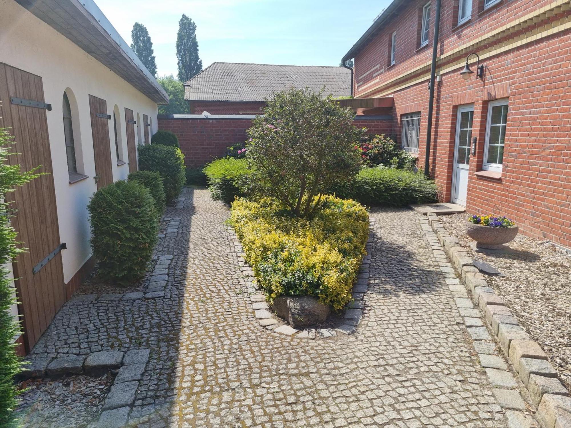 Ferienwohnungen Springer In Schoenefeld Ot Grossziethen Div Apartments Fuer Bis Zu 6 Personen Dış mekan fotoğraf